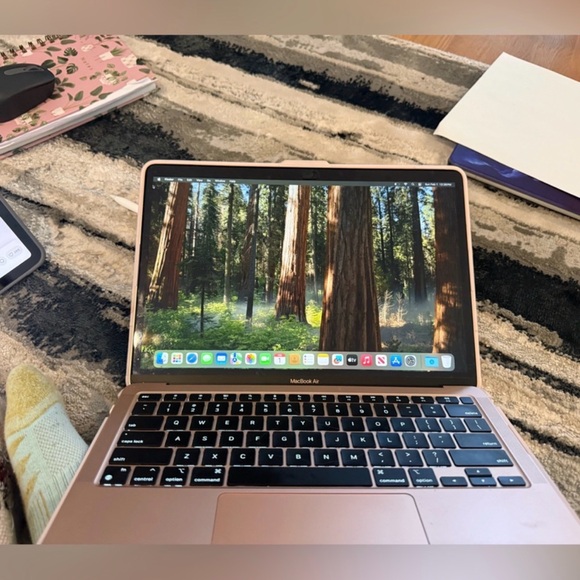 2020 Apple MacBook Air - M1 Rose Gold 13.3 “ - Picture 3 of 14